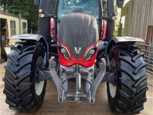 Valtra tractor